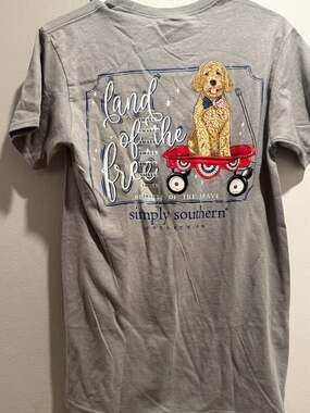 Simply Southern Land Of The Free Patriotic Dog Short Sleeve T-Shirt Gray Small